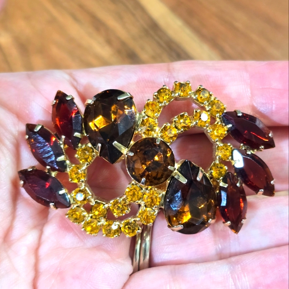 Brooch Vintage Brown & Golden Yellow Rhinestones